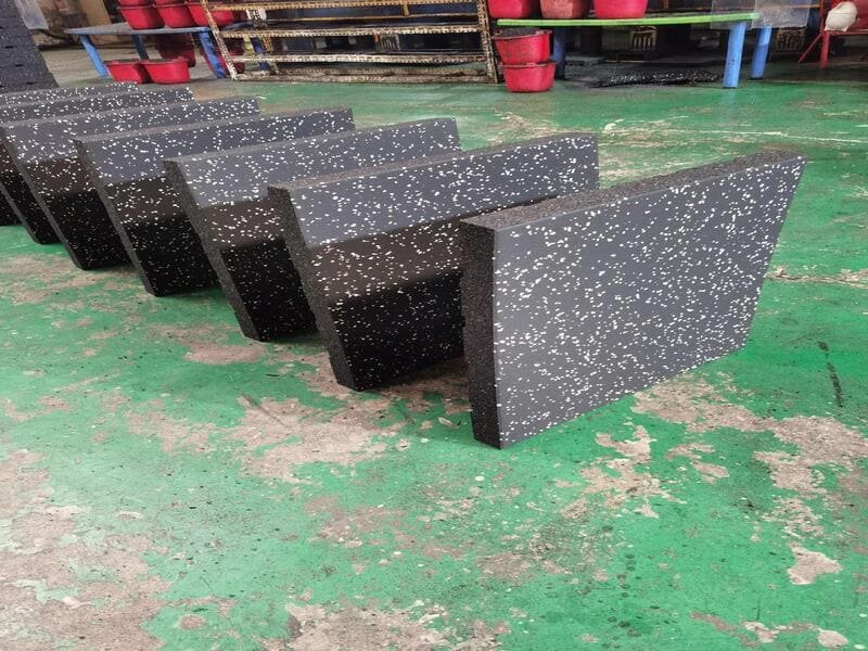 Checking plywood quality for rubber flooring